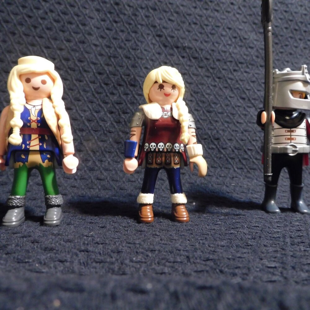 Set of 3 Playmobile figaures